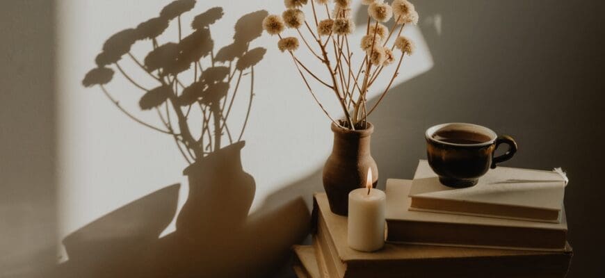 Beautiful,Contemporary,And,Modern,Interior,-,Brown,Ceramic,Vase,With